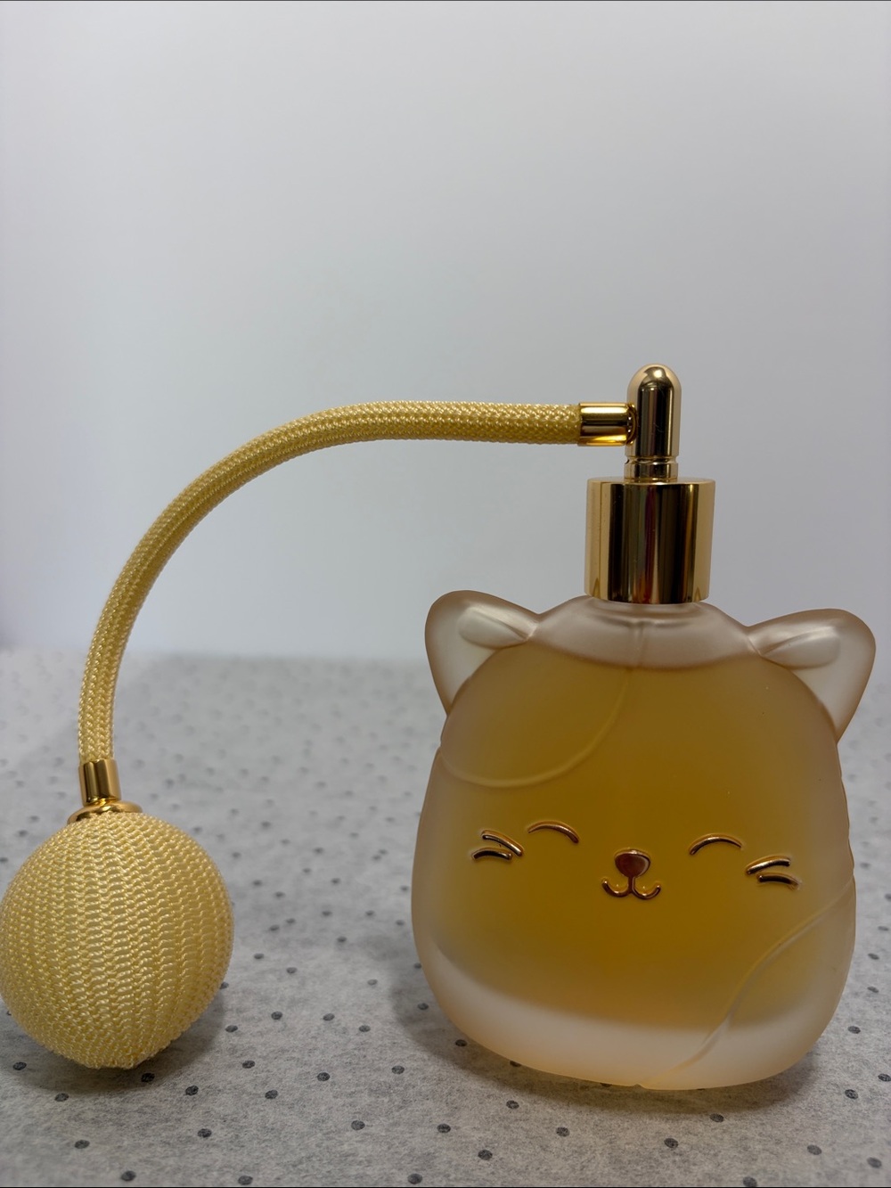 Large Squishmallows cat-Shaped Atomizer Spray Bottle - perfume 3.4 fl oz.